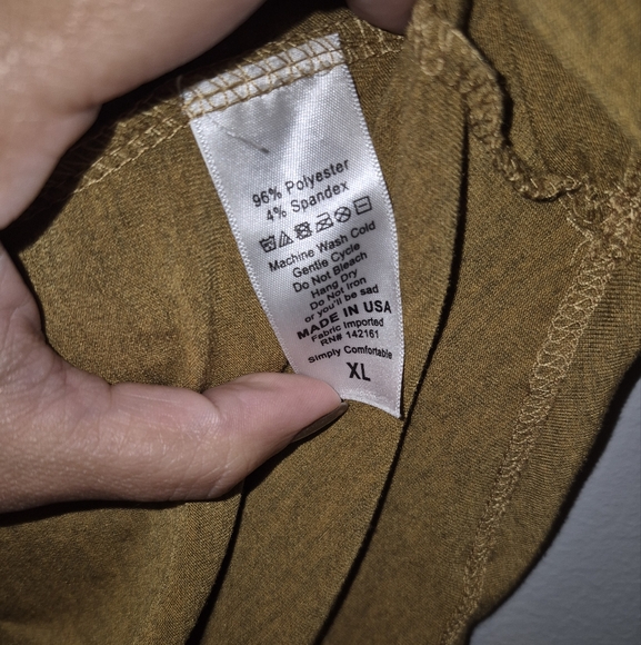 LuLaRoe Size XL Golden Long Sleeve Top - Picture 4 of 6